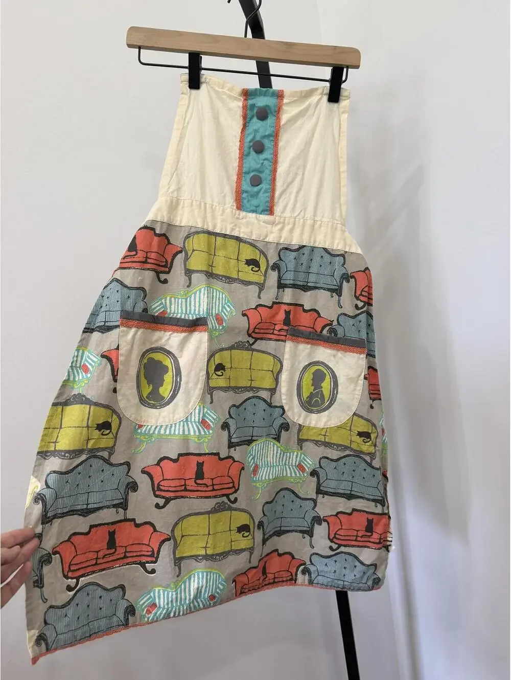 Vintage Style Apron with Colorful Sofa Print